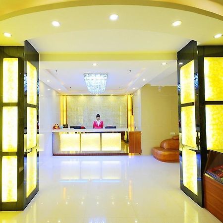 Longxiang Hotel Гуанчжоу Экстерьер фото